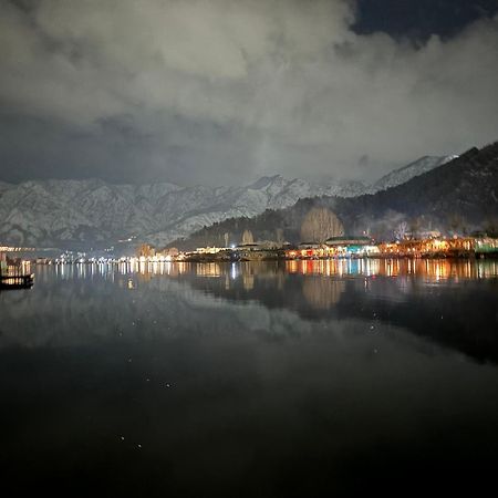 The Badyari Palace Houseboats Srīnagar Exterior foto