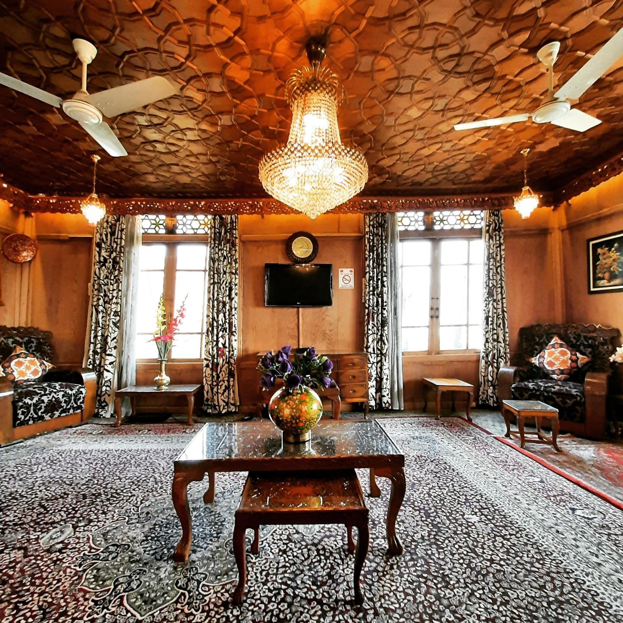 The Badyari Palace Houseboats Srīnagar Exterior foto