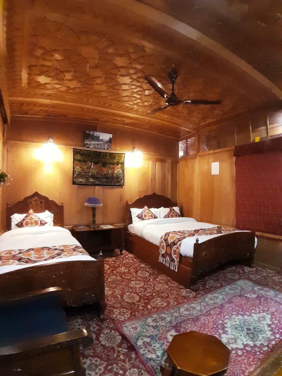 The Badyari Palace Houseboats Srīnagar Exterior foto