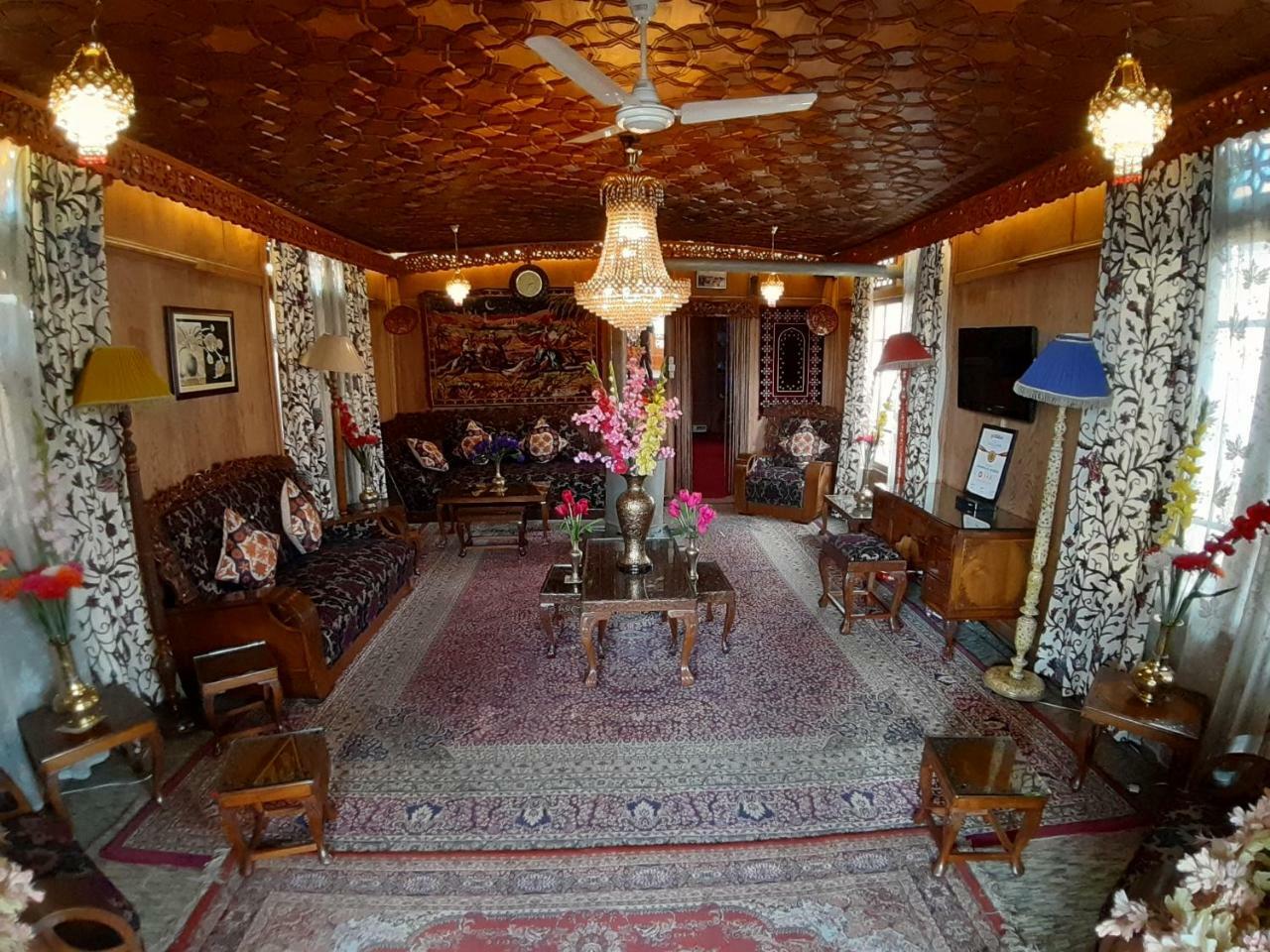 The Badyari Palace Houseboats Srīnagar Exterior foto
