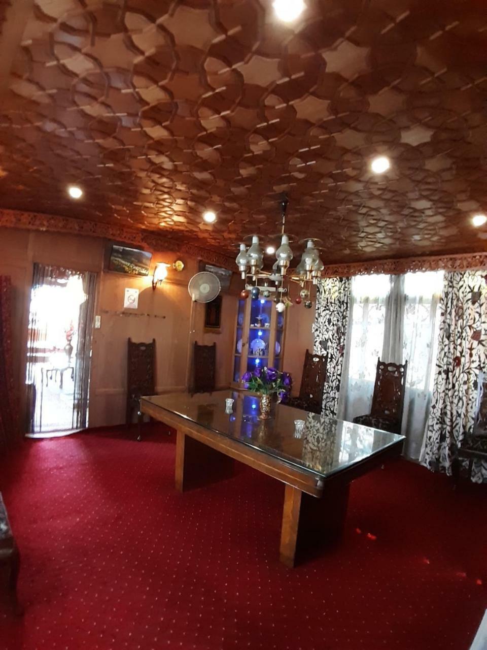 The Badyari Palace Houseboats Srīnagar Exterior foto
